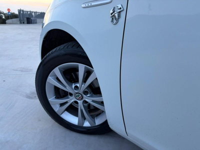 Alfa Romeo Giulietta 1.6 JTDm-2 Distinctive (17)