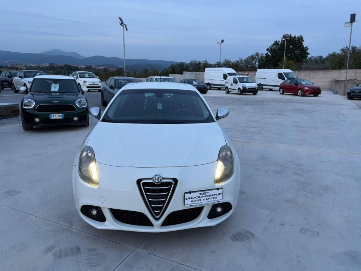 Alfa Romeo Giulietta 1.6 JTDm-2 Distinctive (2)