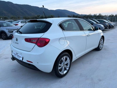 Alfa Romeo Giulietta 1.6 JTDm-2 Distinctive (5)