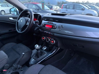 Alfa Romeo Giulietta 1.6 JTDm-2 Distinctive (8)