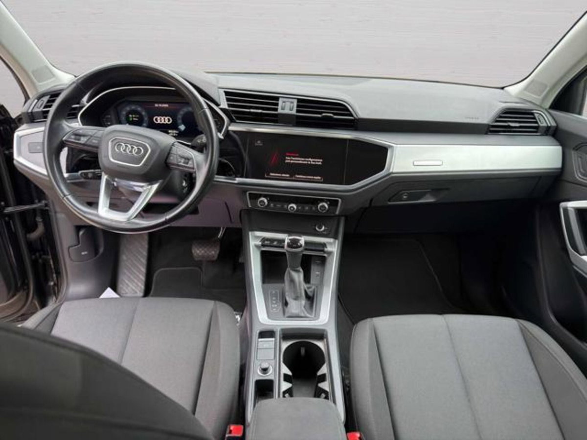 Audi Q3 45 TFSI e S tronic Business (11)