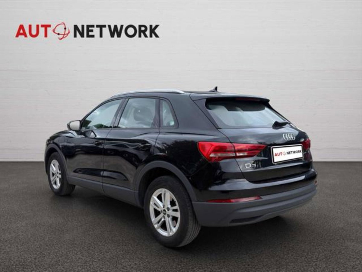 Audi Q3 45 TFSI e S tronic Business (4)