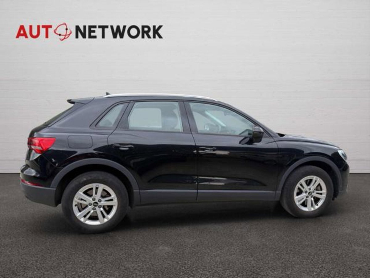 Audi Q3 45 TFSI e S tronic Business (8)