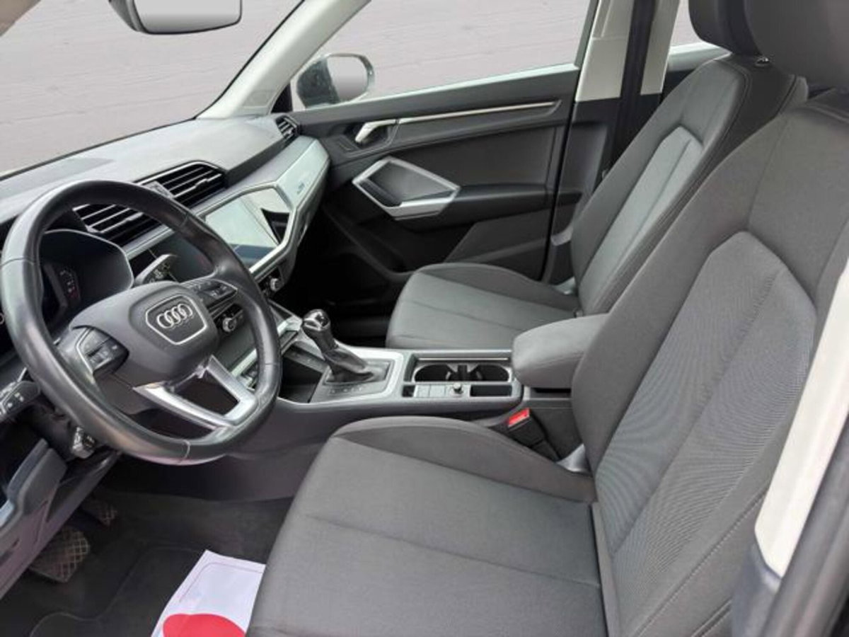 Audi Q3 45 TFSI e S tronic Business (9)