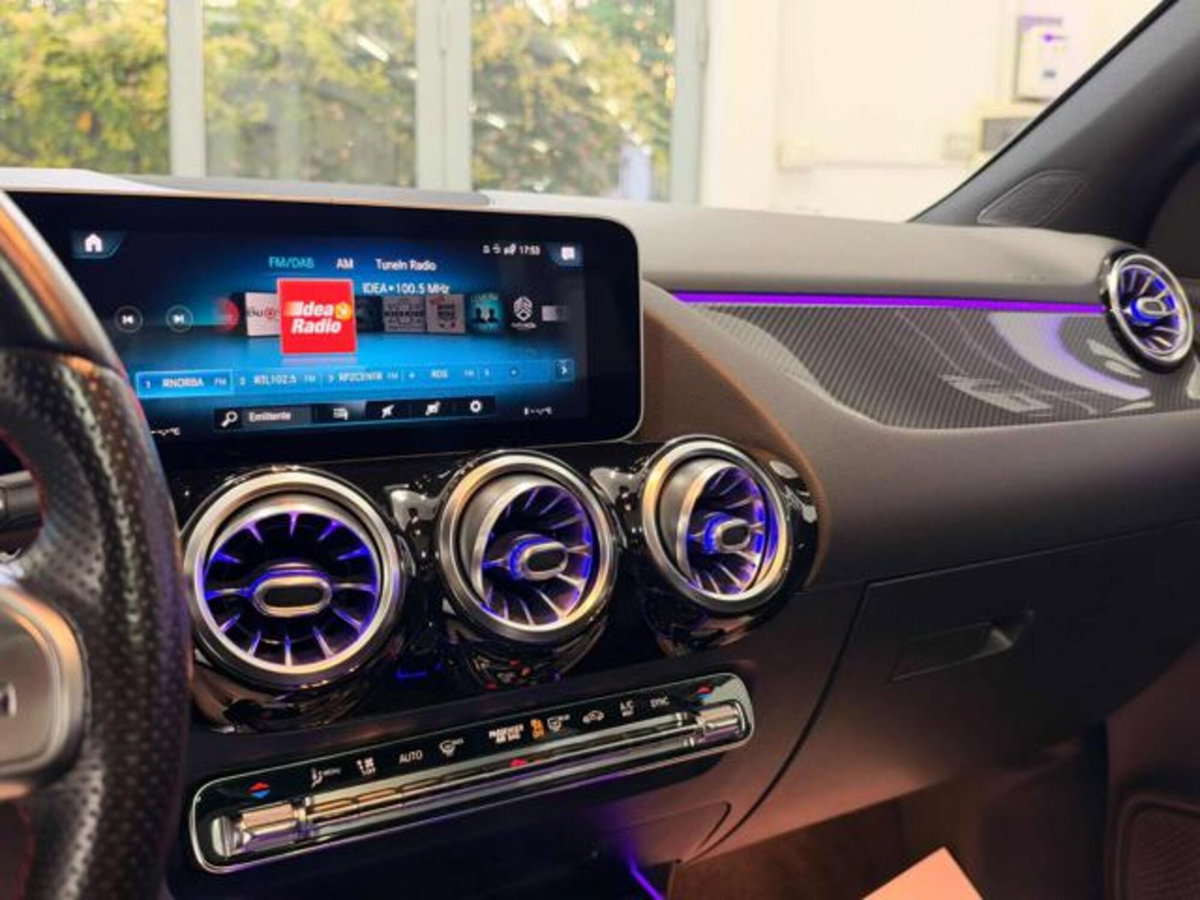 Mercedes-Benz GLA SUV 200 d Automatic Premium (10)