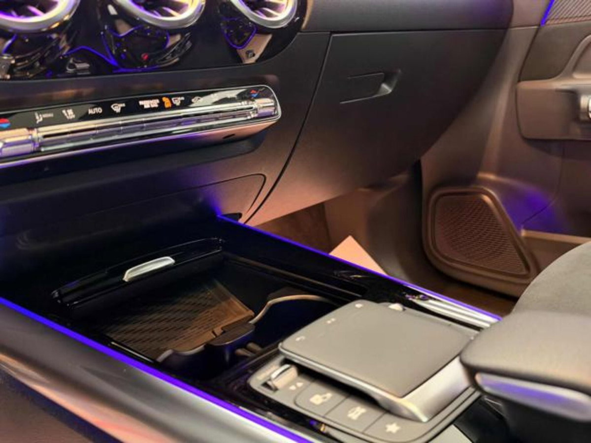 Mercedes-Benz GLA SUV 200 d Automatic Premium (12)