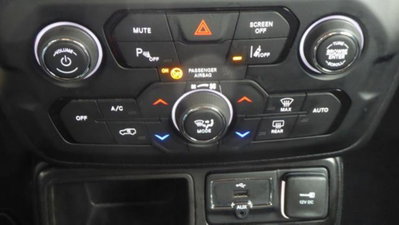 Jeep Renegade 1.6 Mjt 130 CV Limited (11)