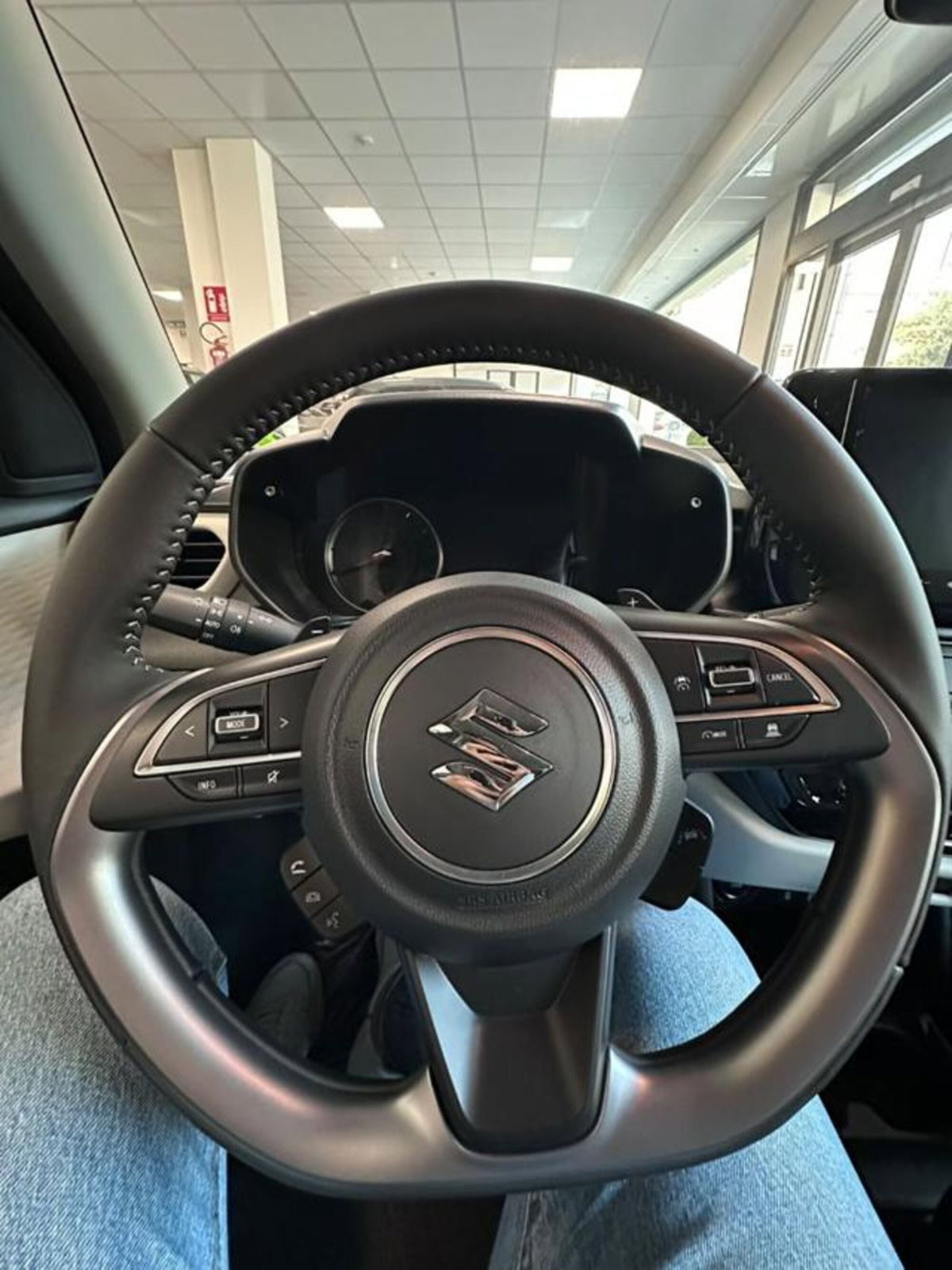 Suzuki Swift 1.2h Top 2wd cvt (7)