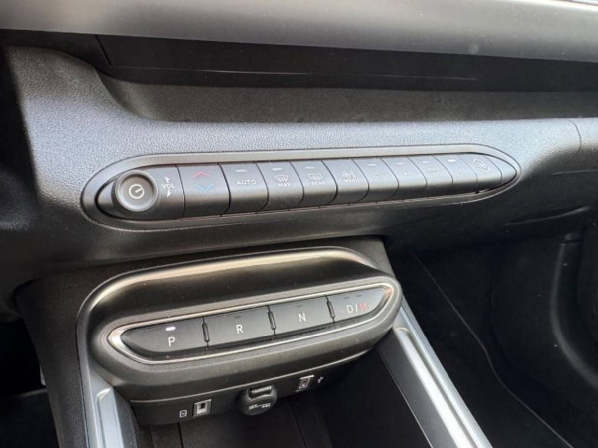 Jeep Avenger 1.2 turbo Altitude fwd 100cv (14)