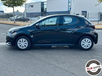 Toyota Yaris 1.0 5 porte Active (6)