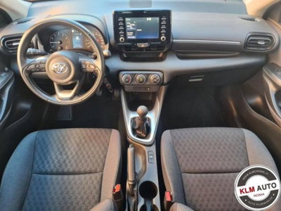 Toyota Yaris 1.0 5 porte Active (9)