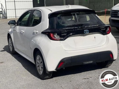 Toyota Yaris 1.5 Hybrid 5 porte Premiere (2)