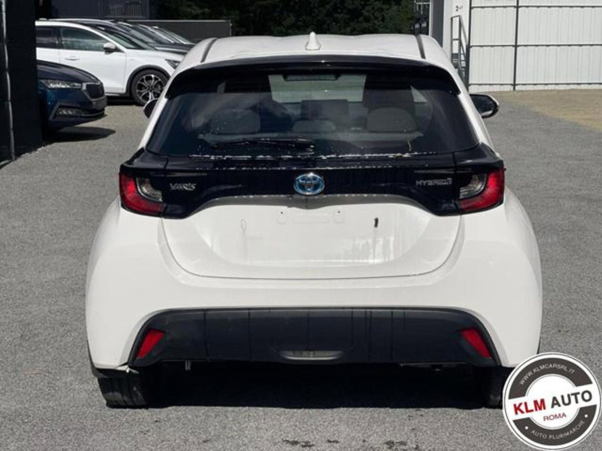 Toyota Yaris 1.5 Hybrid 5 porte Premiere (3)