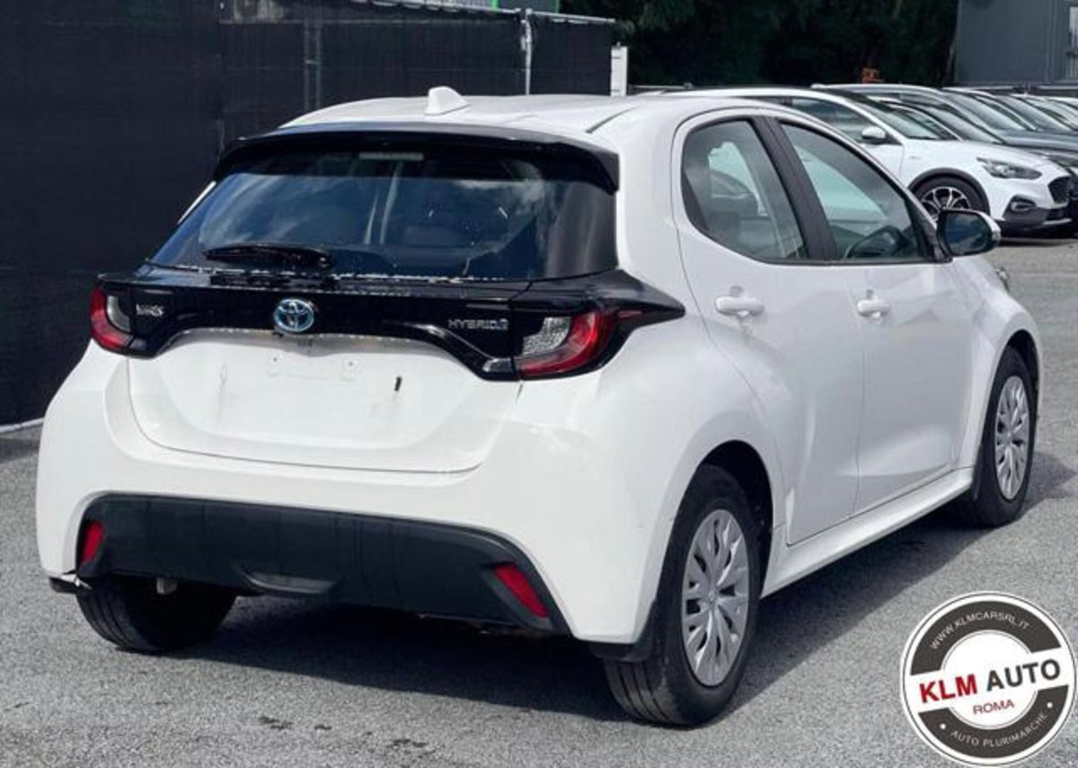 Toyota Yaris 1.5 Hybrid 5 porte Premiere (4)