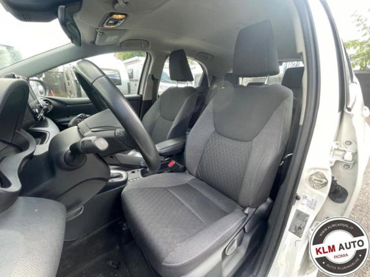 Toyota Yaris 1.5 Hybrid 5 porte Premiere (5)