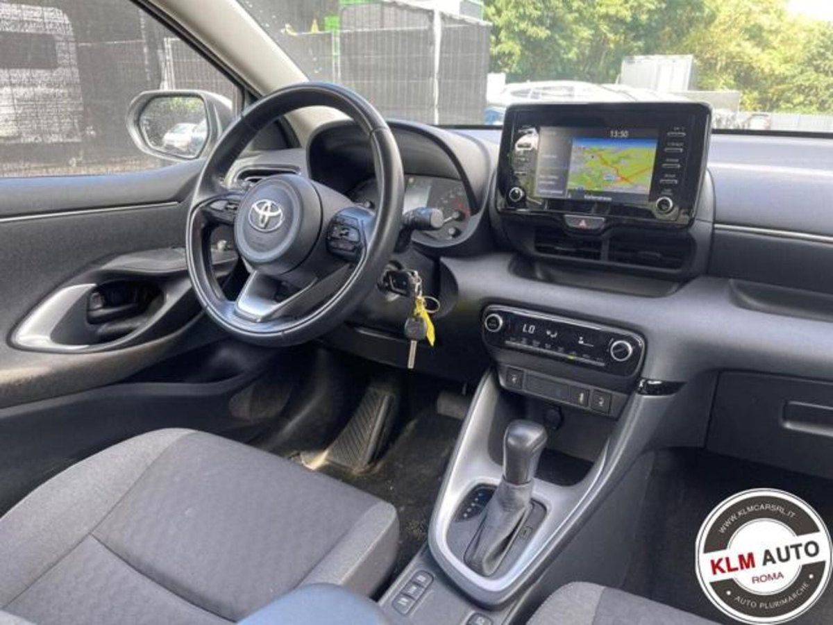 Toyota Yaris 1.5 Hybrid 5 porte Premiere (9)