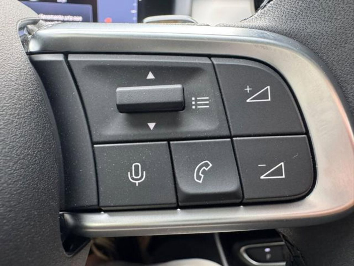 Jeep Avenger 1.2 turbo e-hybrid mhev Summit fwd 110cv edct6 (15)