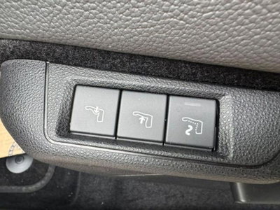 Jeep Avenger 1.2 turbo e-hybrid mhev Summit fwd 110cv edct6 (16)
