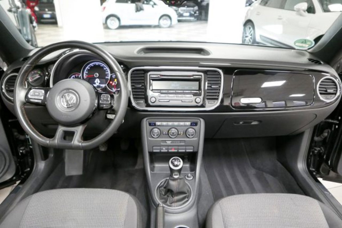 Volkswagen Maggiolino Cabrio 1.2 TSI Design (11)