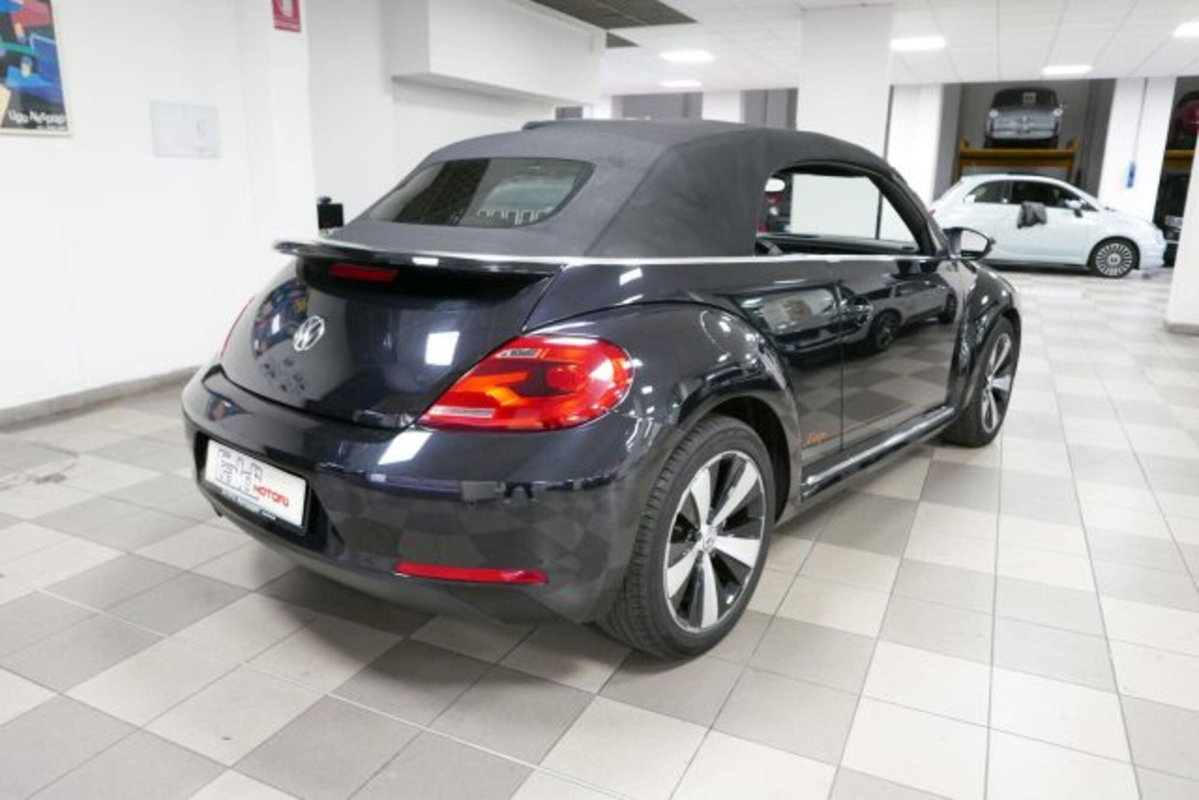 Volkswagen Maggiolino Cabrio 1.2 TSI Design (9)