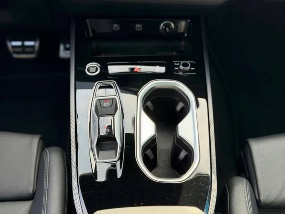 Audi A6 Avant 40 2.0 TDI S tronic Business Plus (17)