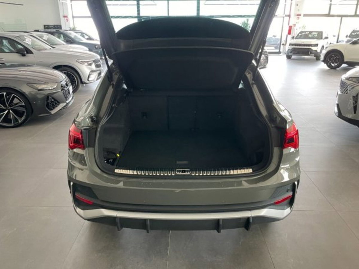 Audi Q3 Sportback 2.0 tdi Business 150cv s-tronic (13)