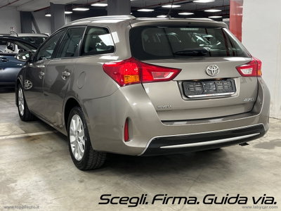 Toyota Auris 1.D-4D (4)