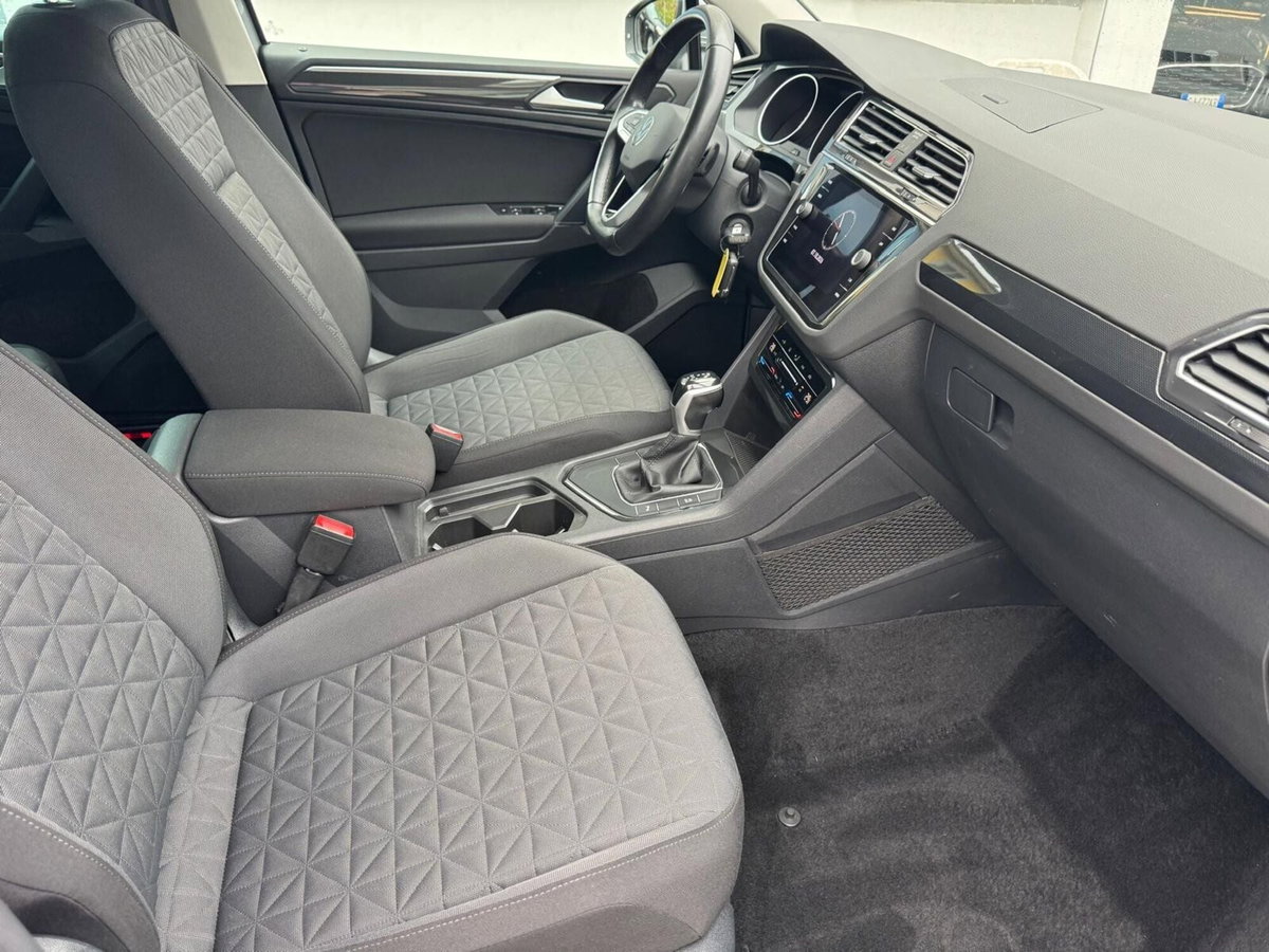 Volkswagen Tiguan 2.0 TDI 150 CV SCR DSG 4MOTION Elegance (10)