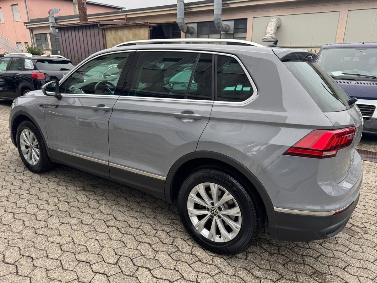 Volkswagen Tiguan 2.0 TDI 150 CV SCR DSG 4MOTION Elegance (4)