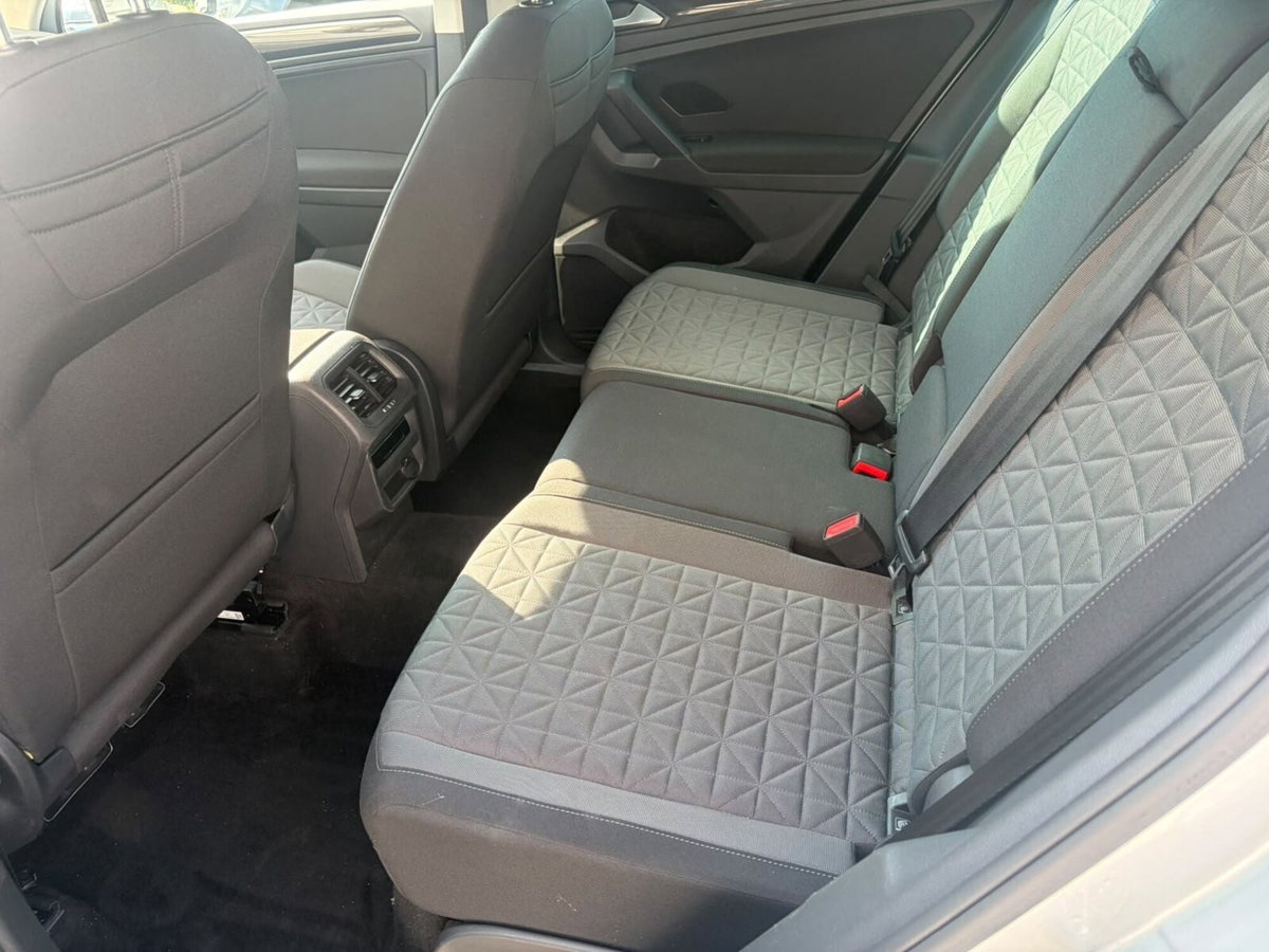 Volkswagen Tiguan 2.0 TDI 150 CV SCR DSG 4MOTION Life (9)