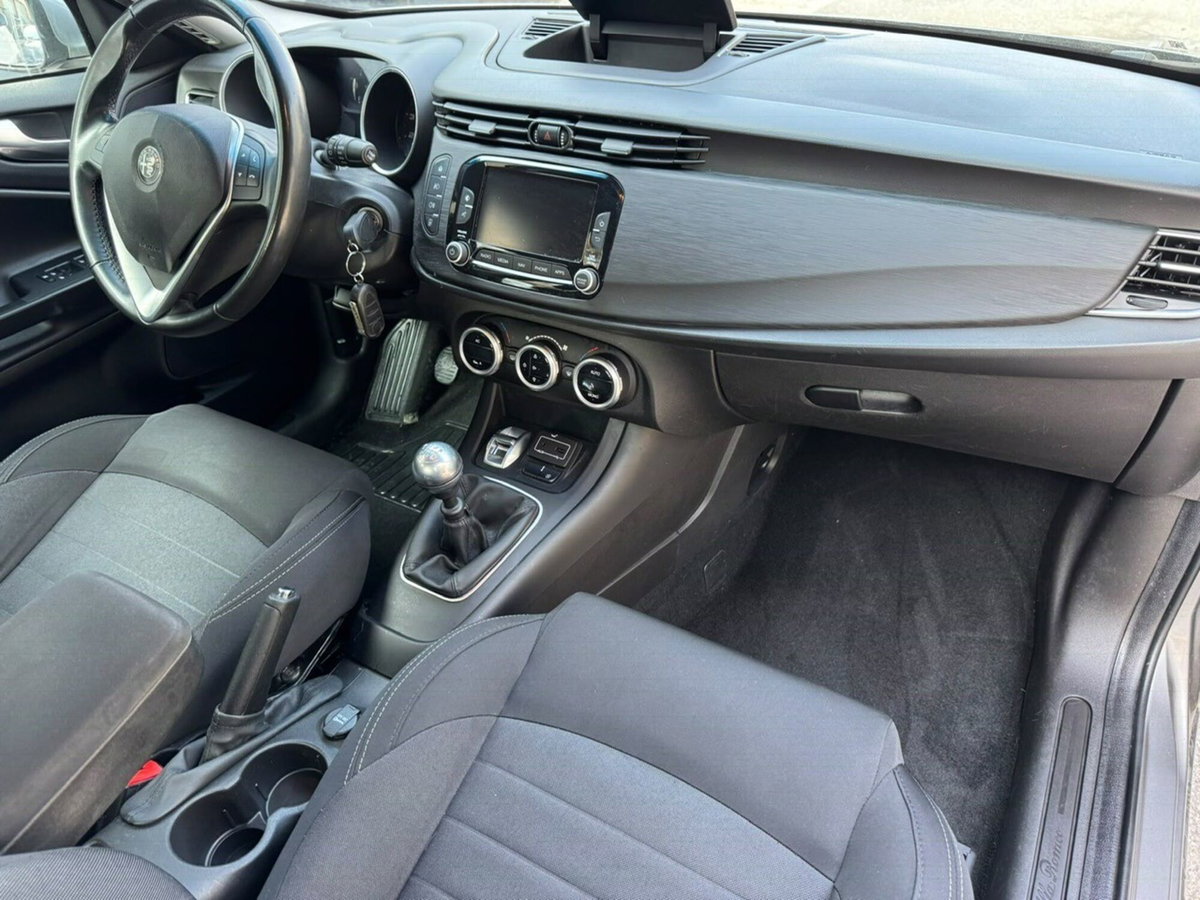 Alfa Romeo Giulietta 1.4 Turbo multiair Sprint 150cv (10)