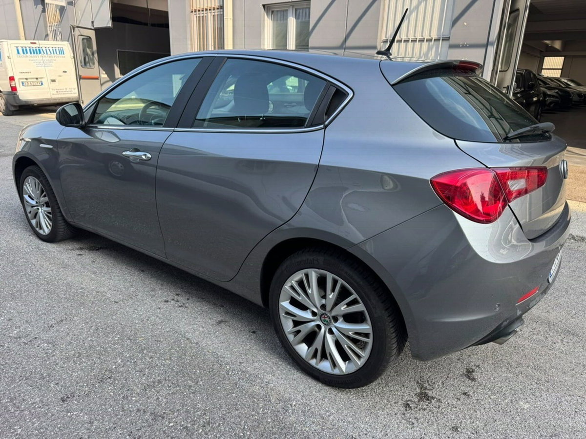 Alfa Romeo Giulietta 1.4 Turbo multiair Sprint 150cv (4)