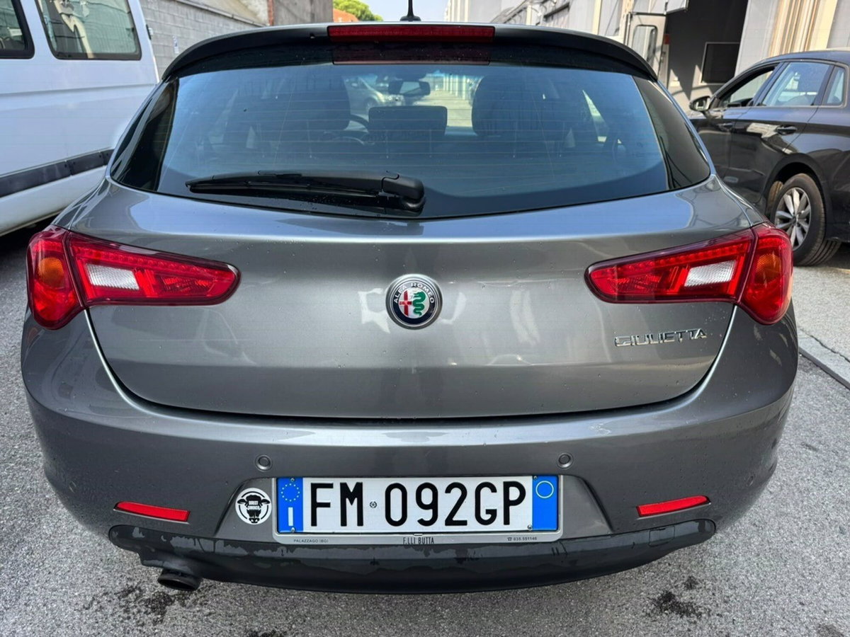 Alfa Romeo Giulietta 1.4 Turbo multiair Sprint 150cv (5)