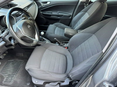 Alfa Romeo Giulietta 1.4 Turbo multiair Sprint 150cv (7)
