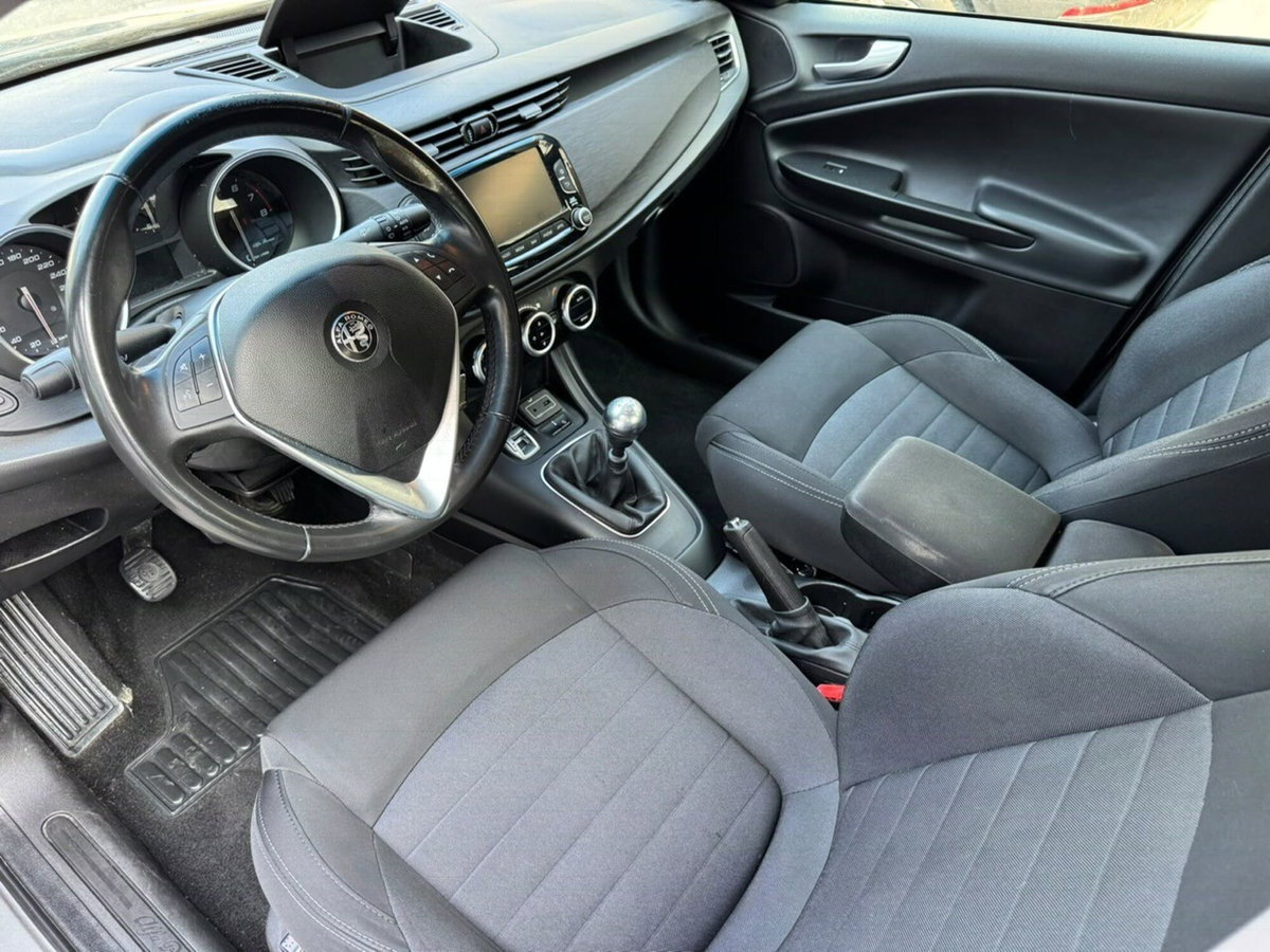 Alfa Romeo Giulietta 1.4 Turbo multiair Sprint 150cv (8)