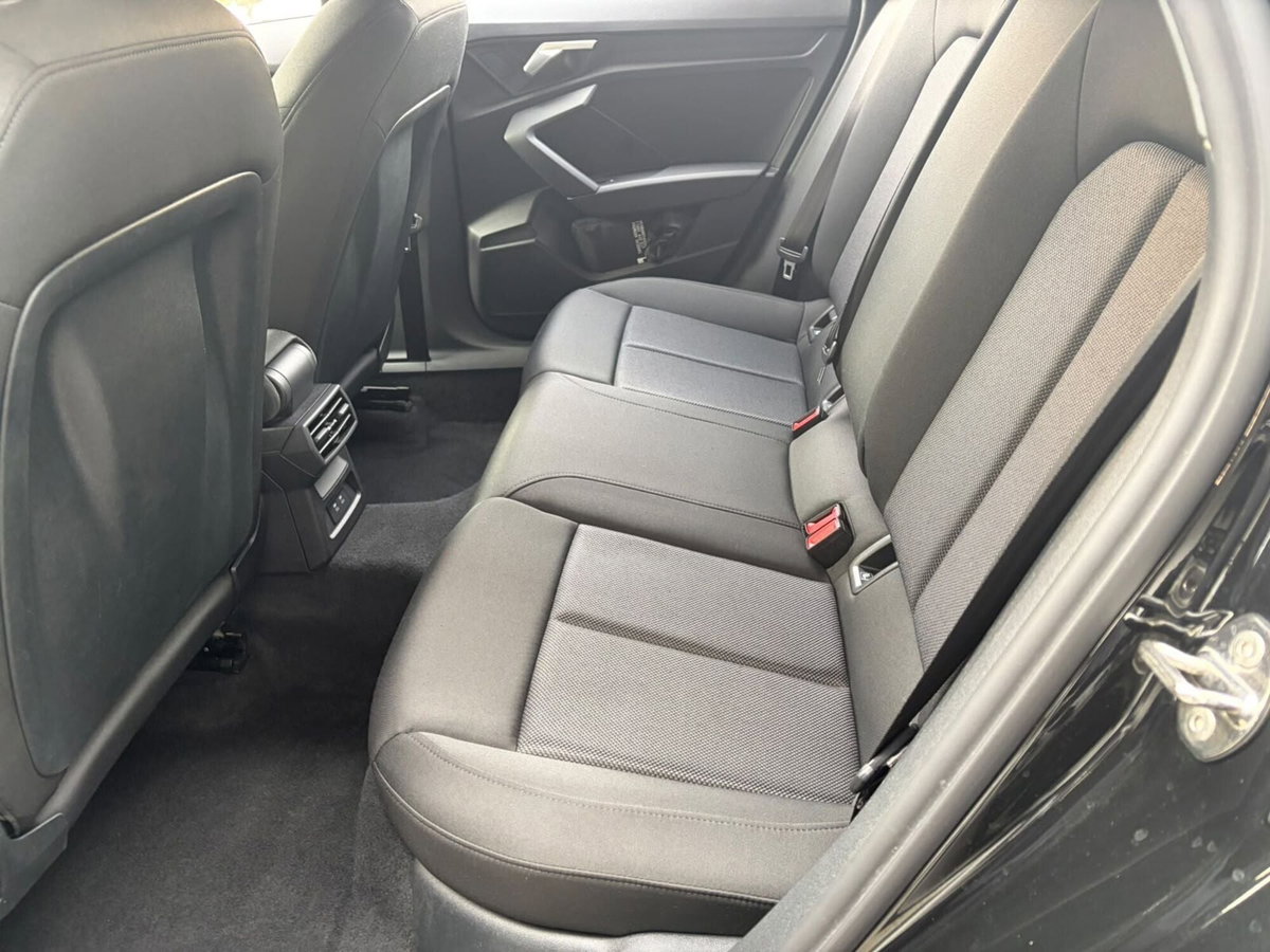 Audi A3 Sportback 30 TDI S tronic Business (9)