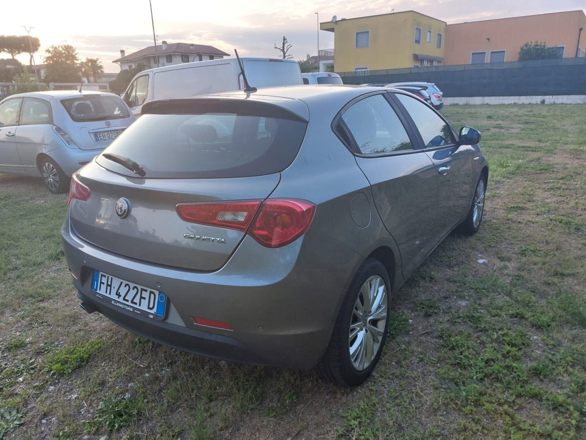 Alfa Romeo Giulietta 1.6 JTDm Ti 120cv (5)