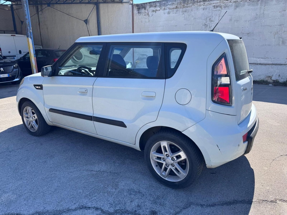 Kia Soul 1.6 CRDi VGT Active (2)