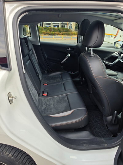 Peugeot 2008 120 S&S Allure (11)