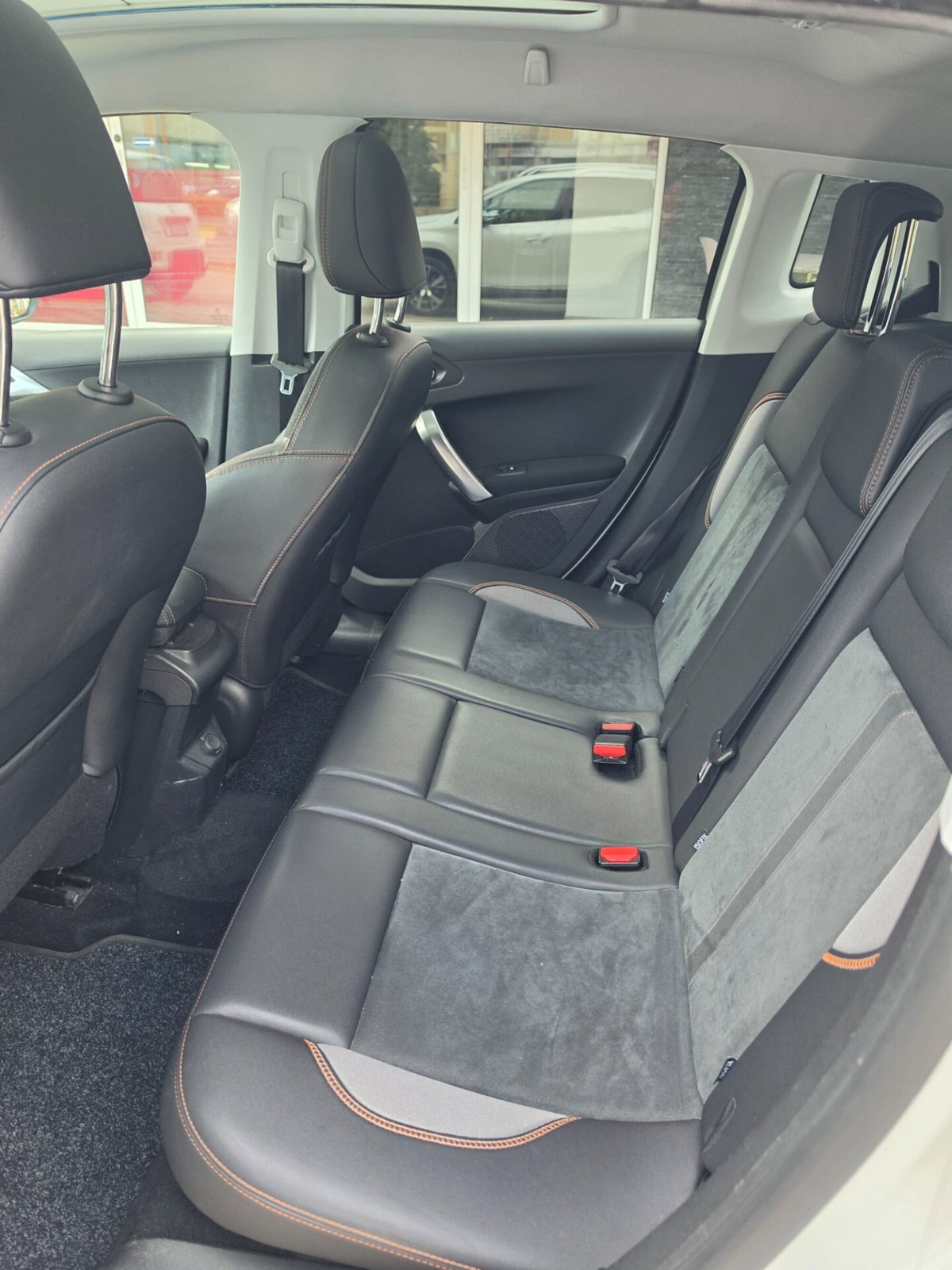 Peugeot 2008 120 S&S Allure (14)