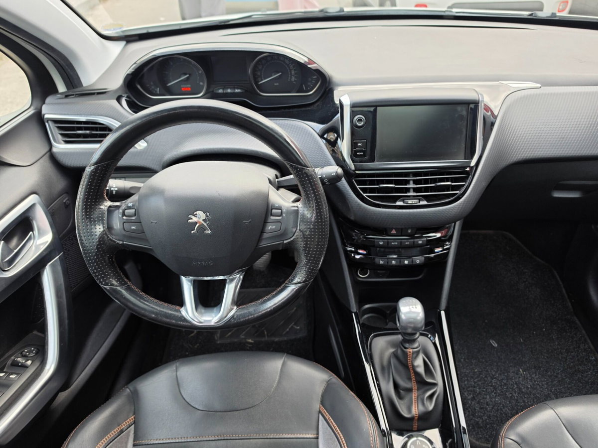 Peugeot 2008 120 S&S Allure (17)