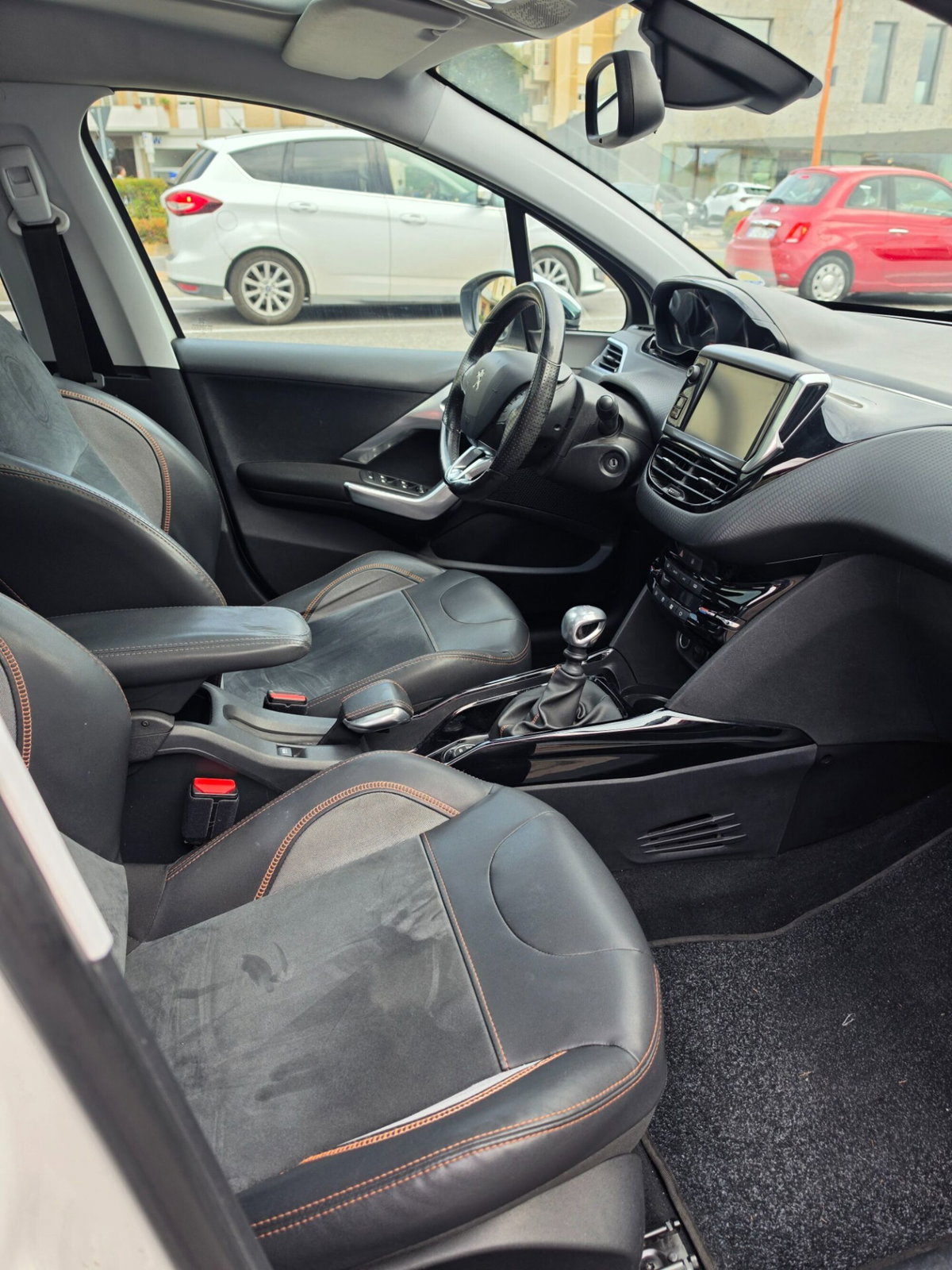 Peugeot 2008 120 S&S Allure (18)