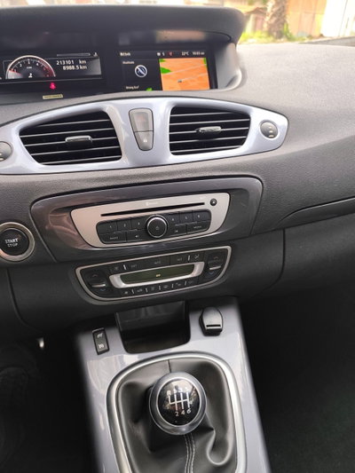 Renault Scenic E-Tech Electric XMod Cross 1.5 dCi 110CV Energy (10)