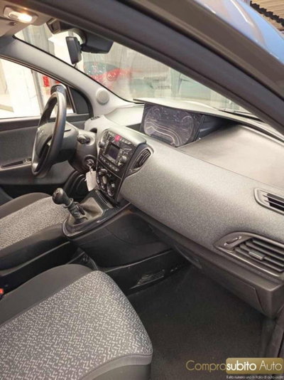 Lancia Ypsilon 1.0 FireFly 5 porte S&S Hybrid Ecochic Silver (11)