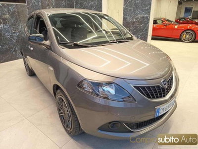 Lancia Ypsilon 1.0 FireFly 5 porte S&S Hybrid Ecochic Silver (3)