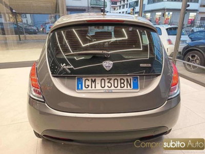 Lancia Ypsilon 1.0 FireFly 5 porte S&S Hybrid Ecochic Silver (6)