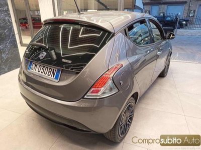 Lancia Ypsilon 1.0 FireFly 5 porte S&S Hybrid Ecochic Silver (8)