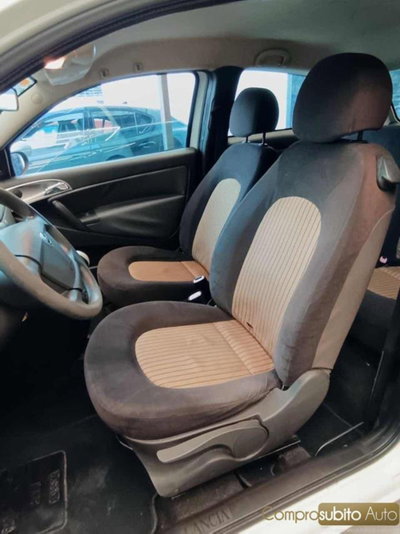 Lancia Ypsilon 1.2 Argento (11)