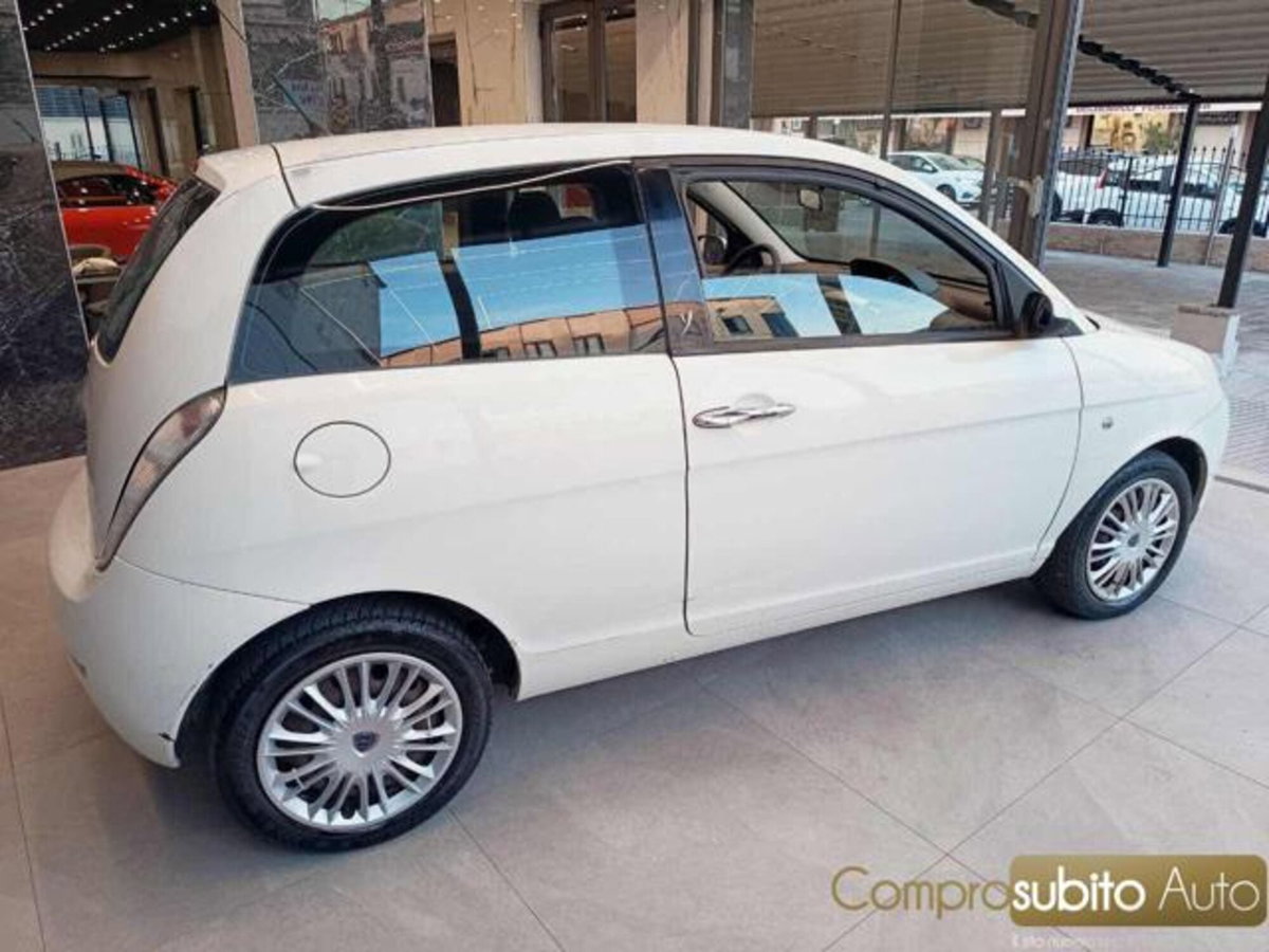 Lancia Ypsilon 1.2 Argento (5)