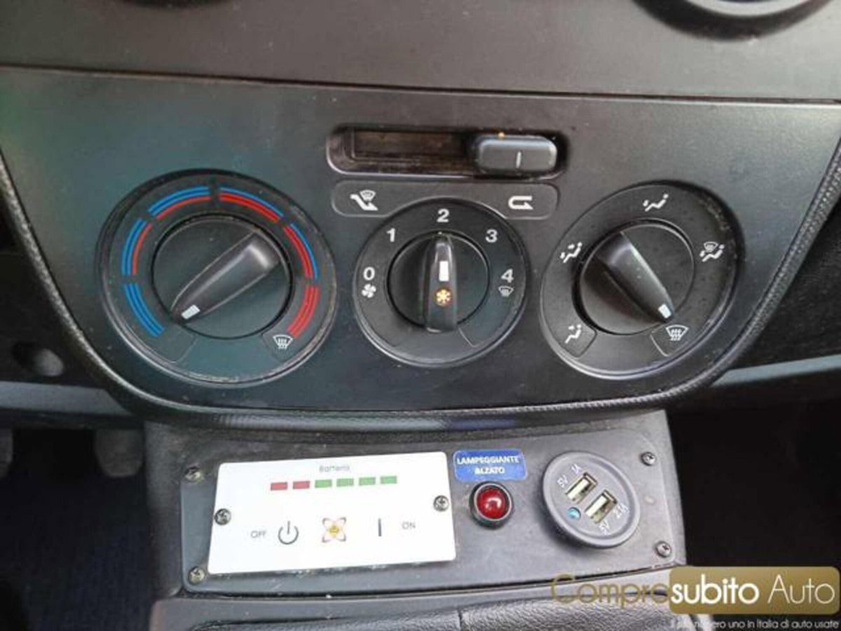 Fiat Fiorino 1.3 MJT 80CV Combinato (20)